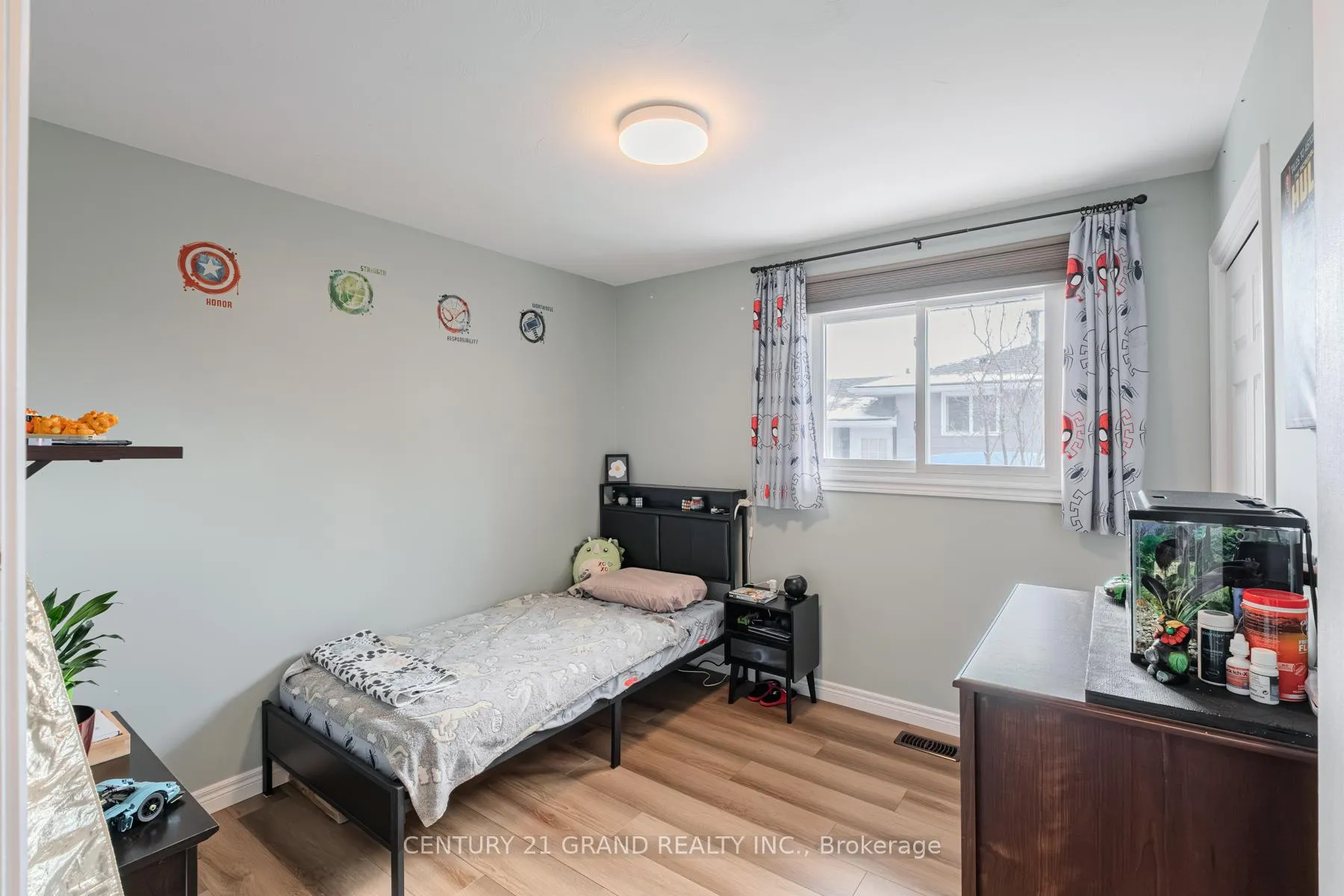 Photo 15 of 18 Linden Avenue, Brantford — HOMEH