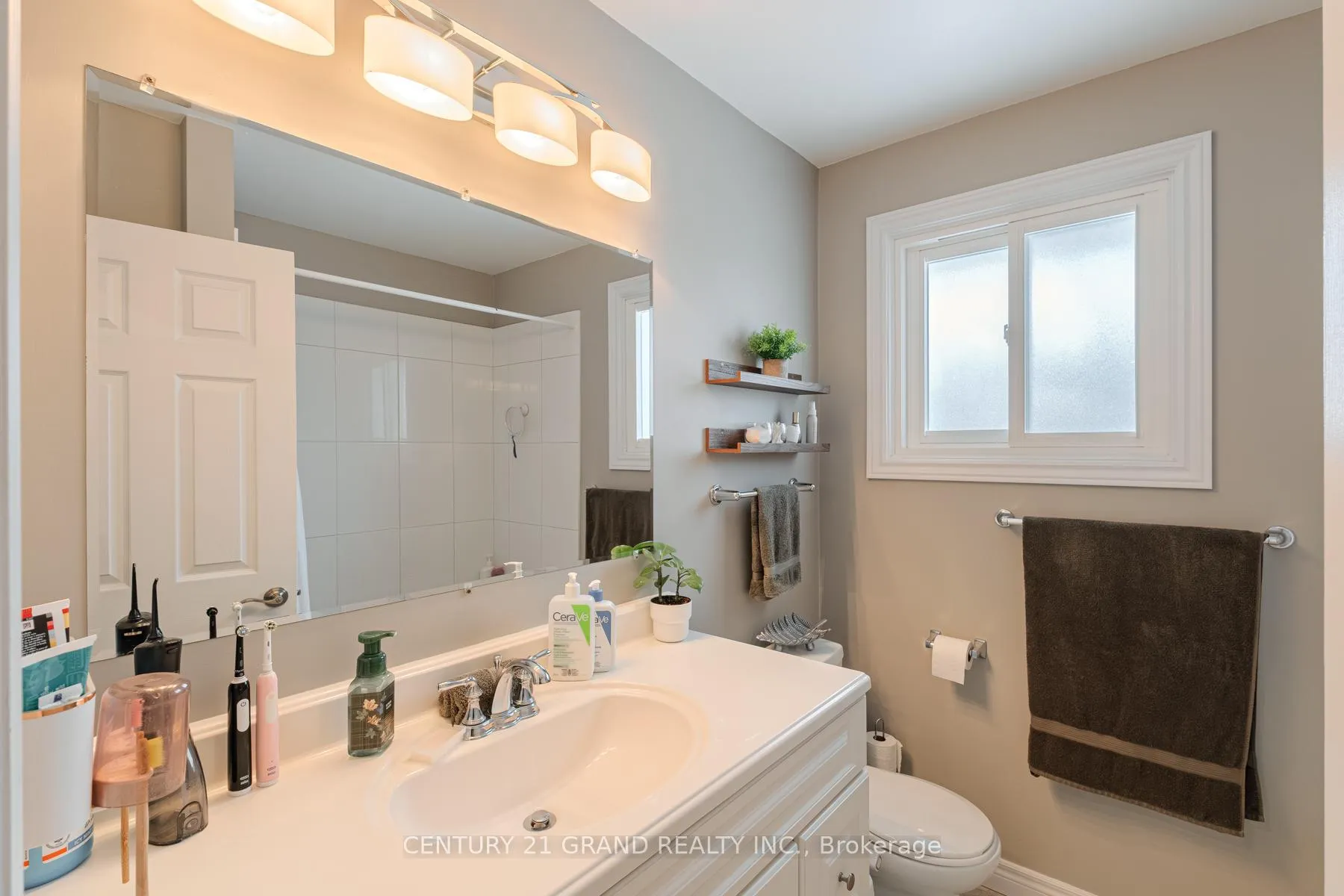 Photo 19 of 18 Linden Avenue, Brantford — HOMEH