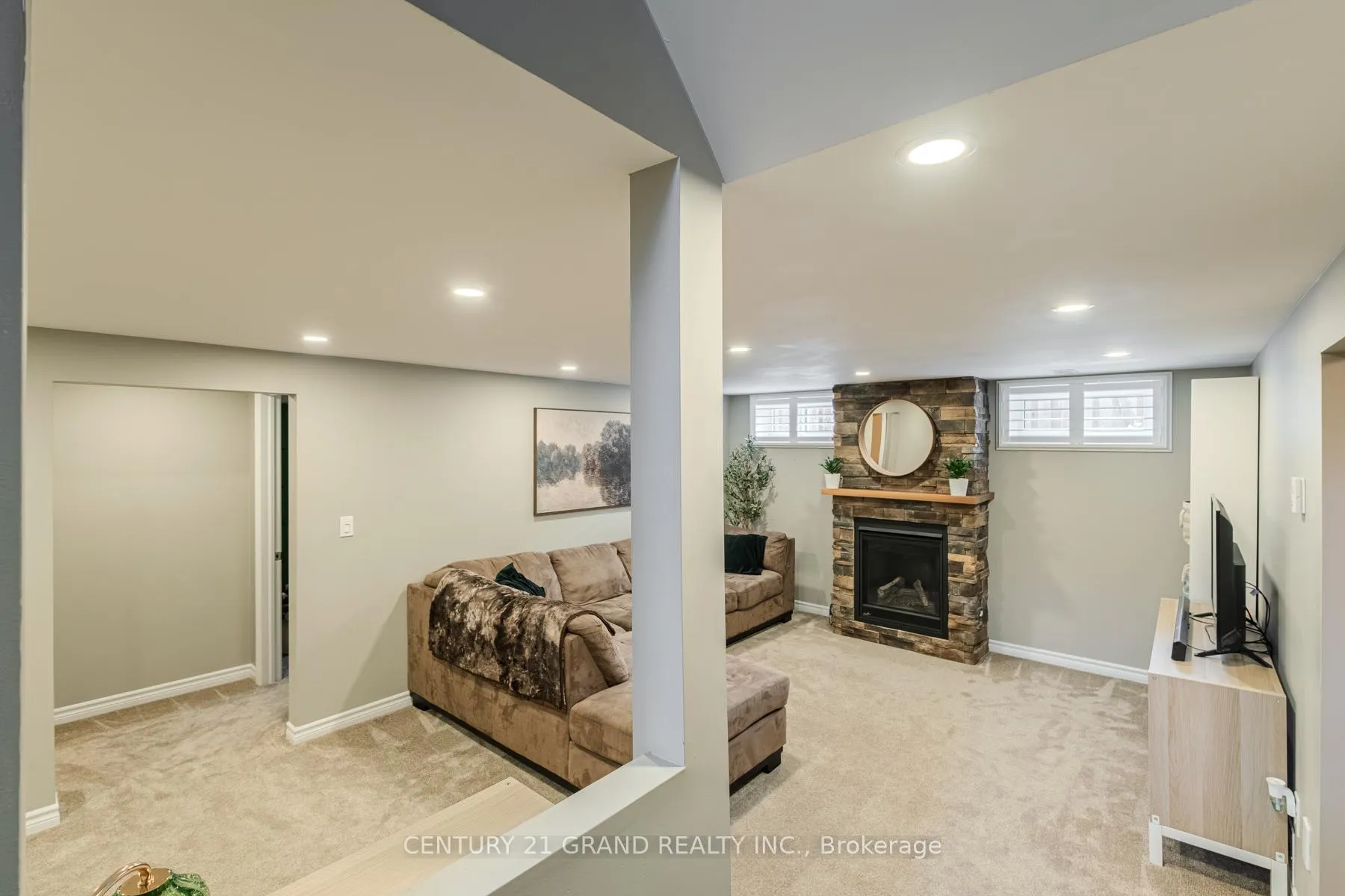 Photo 24 of 18 Linden Avenue, Brantford — HOMEH