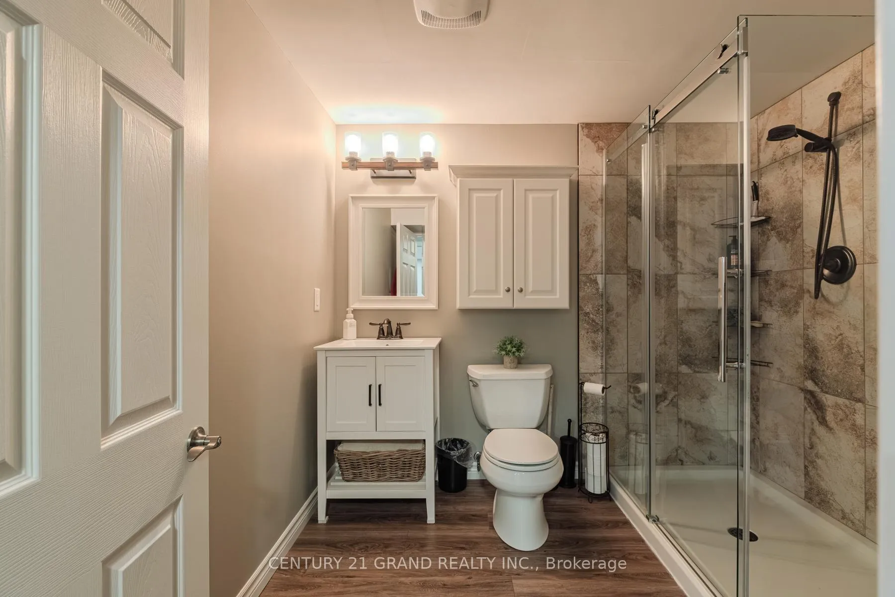 Photo 33 of 18 Linden Avenue, Brantford — HOMEH
