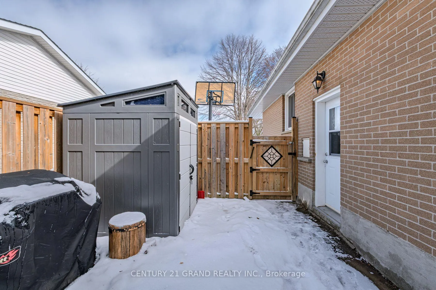 Photo 35 of 18 Linden Avenue, Brantford — HOMEH