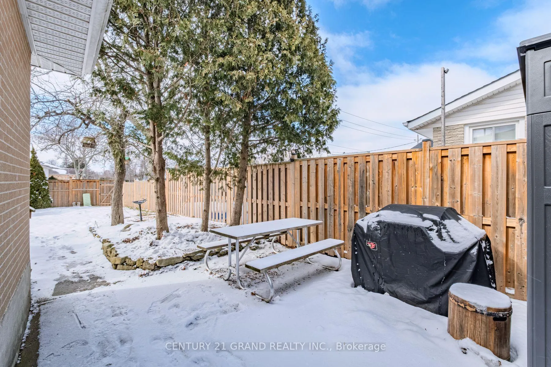 Photo 36 of 18 Linden Avenue, Brantford — HOMEH