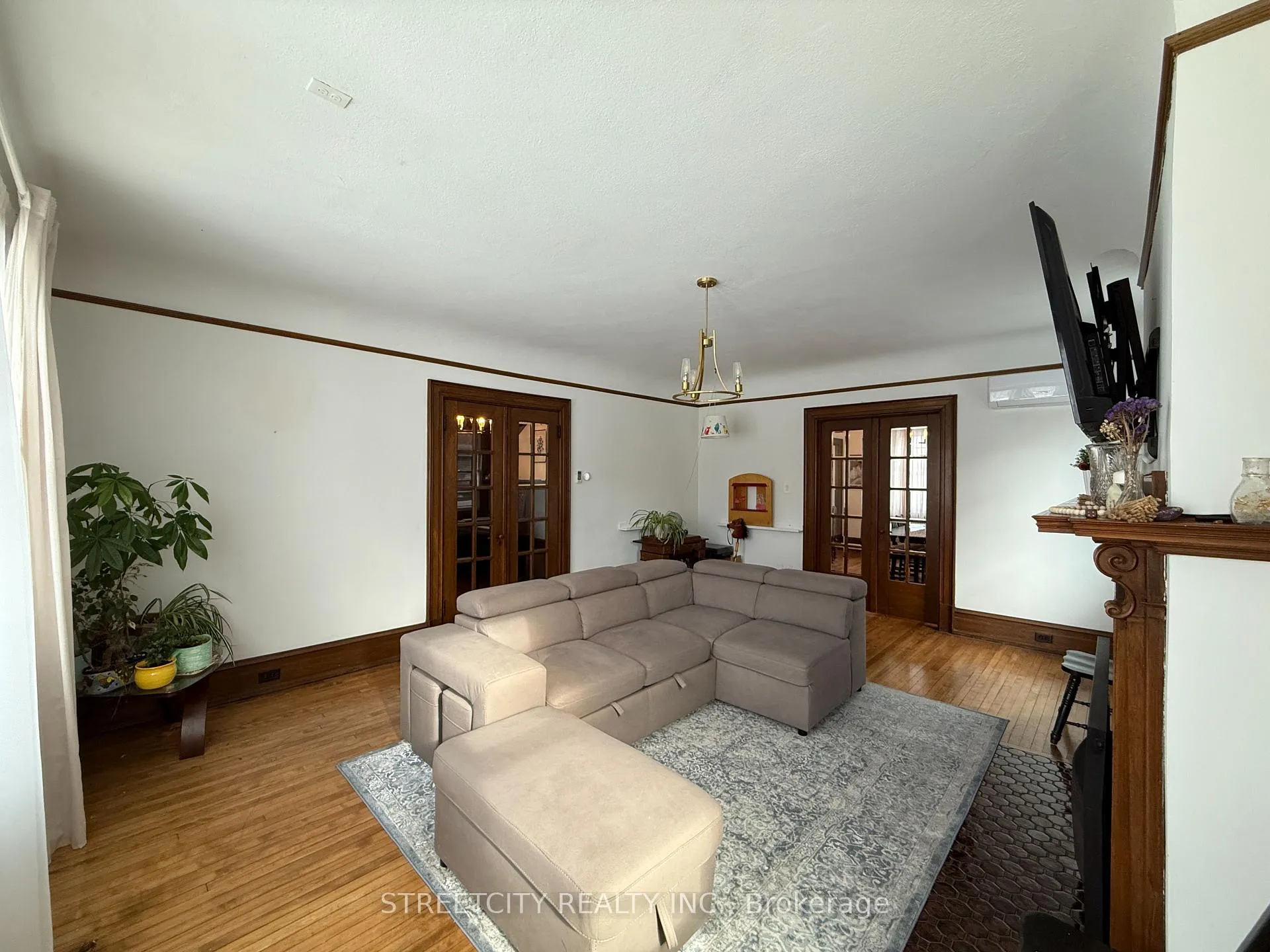 Photo 3 of 326 Vidal Street N, Sarnia — HOMEH
