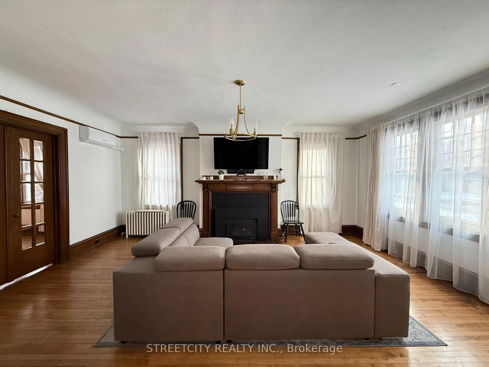 Photo 4 of 326 Vidal Street N, Sarnia — HOMEH