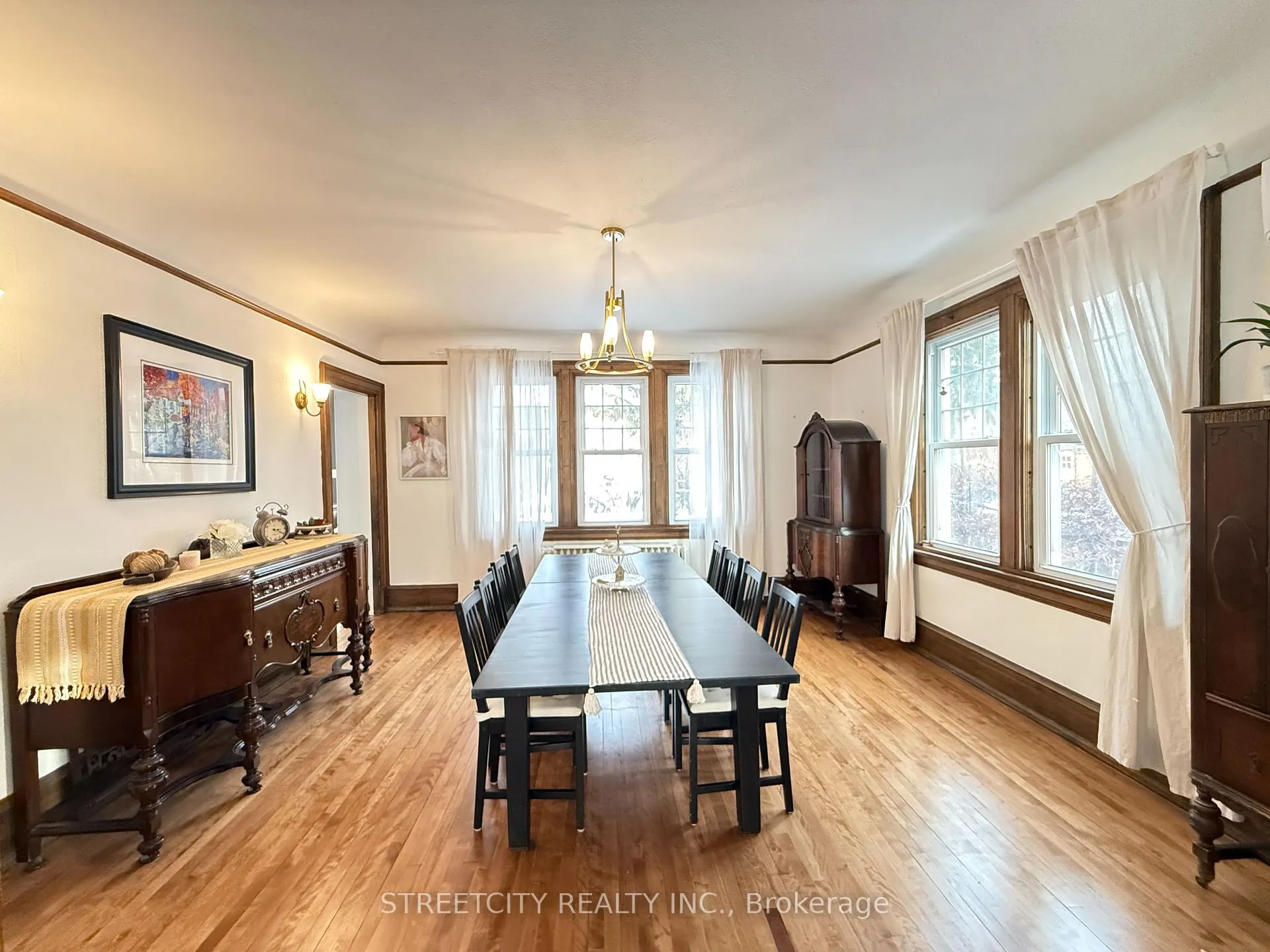 Photo 5 of 326 Vidal Street N, Sarnia — HOMEH