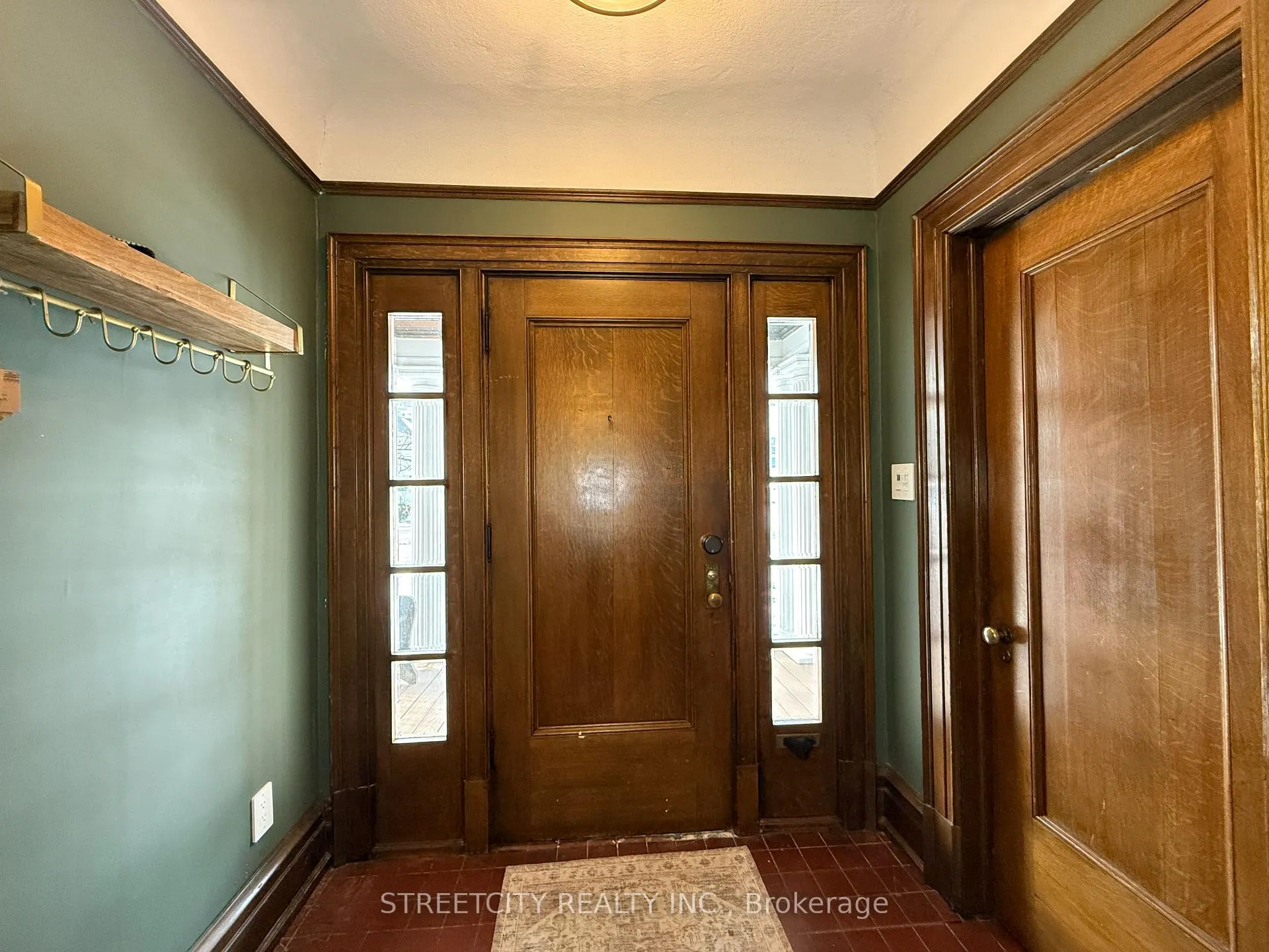 Photo 9 of 326 Vidal Street N, Sarnia — HOMEH