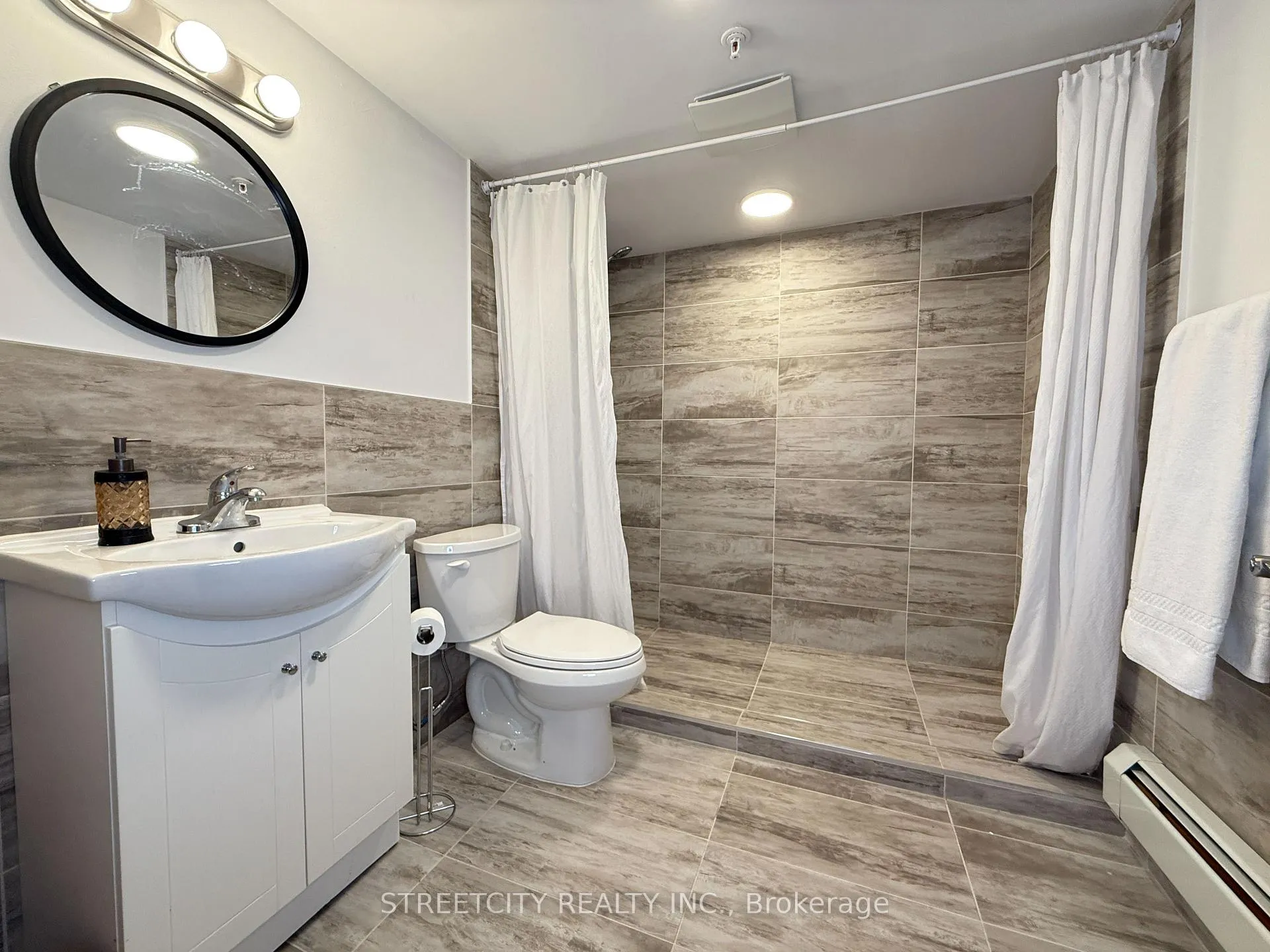 Photo 37 of 326 Vidal Street N, Sarnia — HOMEH