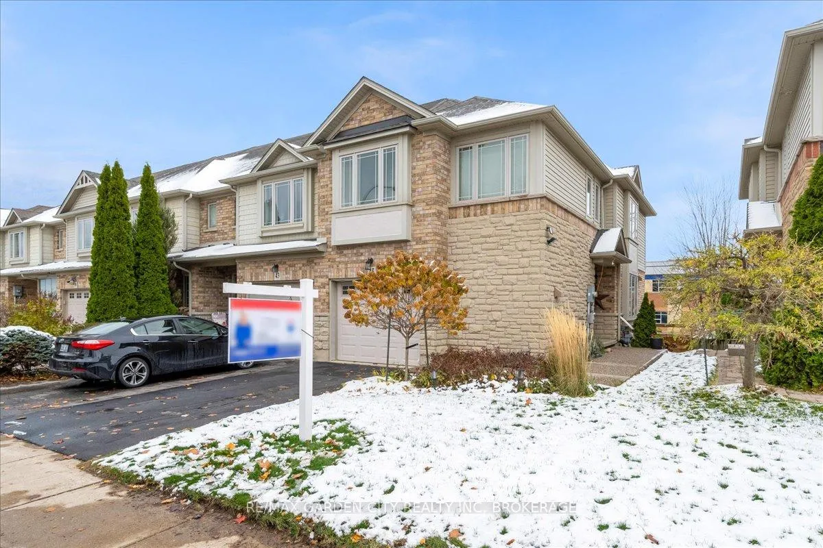Photo 2 of 45 Hemlock Way, Grimsby, Grimsby West — HOMEH