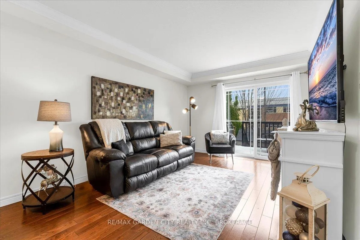 Photo 6 of 45 Hemlock Way, Grimsby, Grimsby West — HOMEH