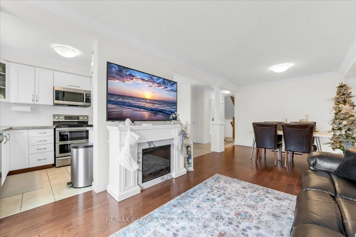 Photo 7 of 45 Hemlock Way, Grimsby, Grimsby West — HOMEH