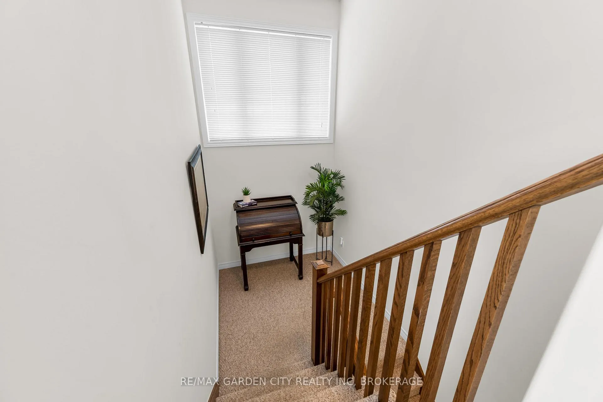 Photo 17 of 45 Hemlock Way, Grimsby, Grimsby West — HOMEH