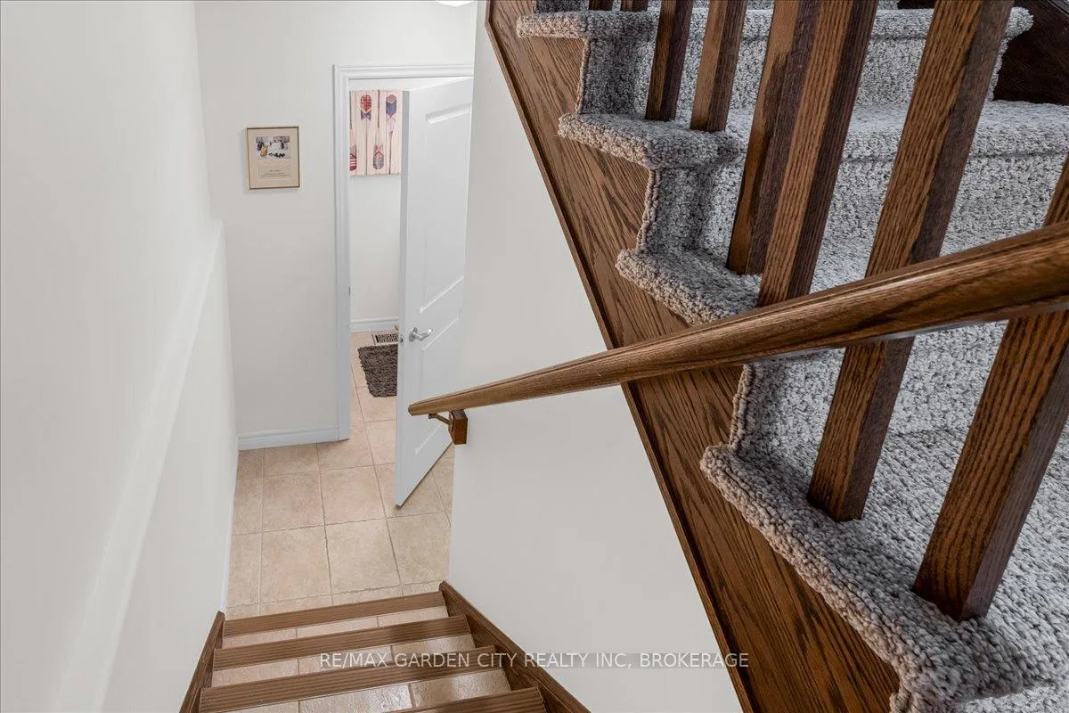 Photo 27 of 45 Hemlock Way, Grimsby, Grimsby West — HOMEH