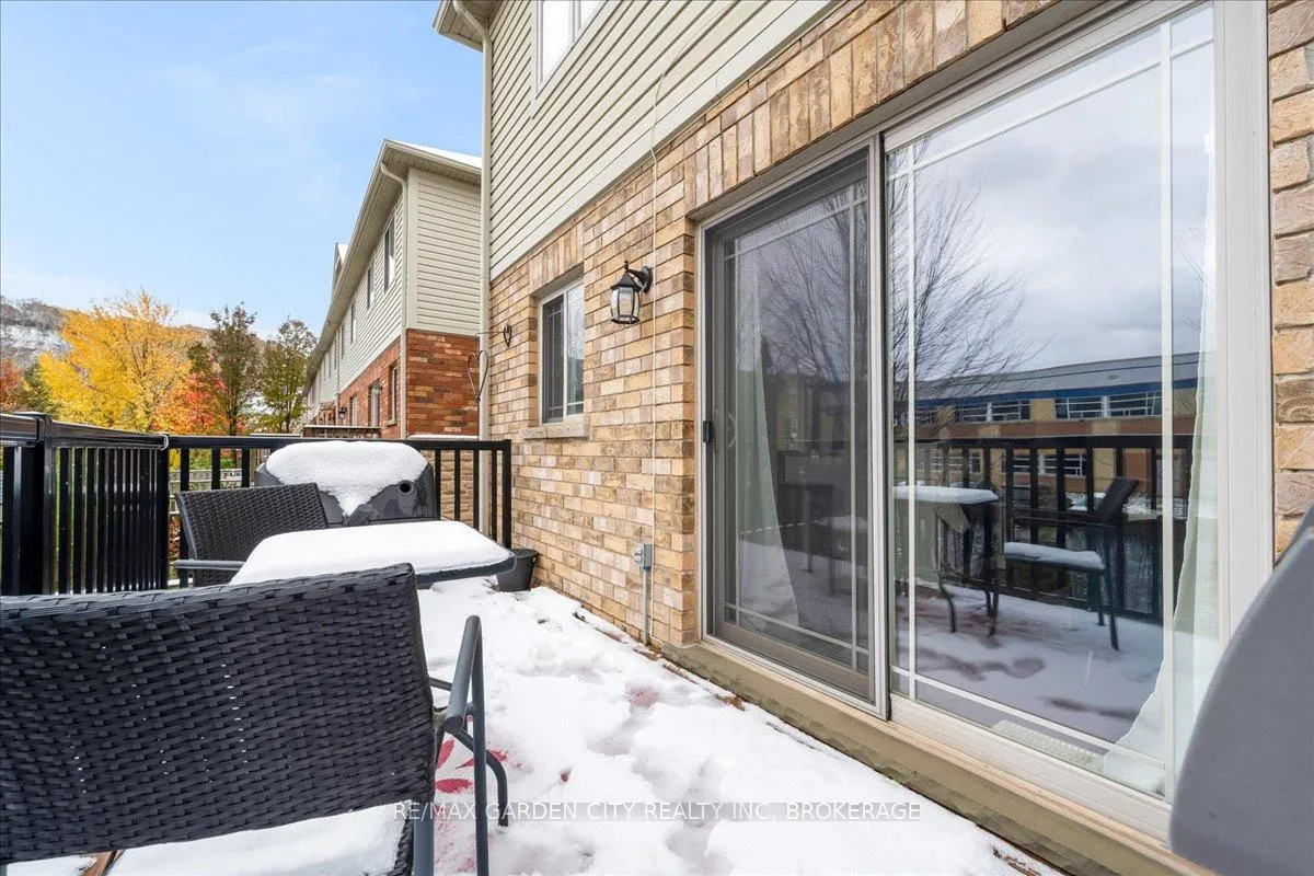 Photo 35 of 45 Hemlock Way, Grimsby, Grimsby West — HOMEH