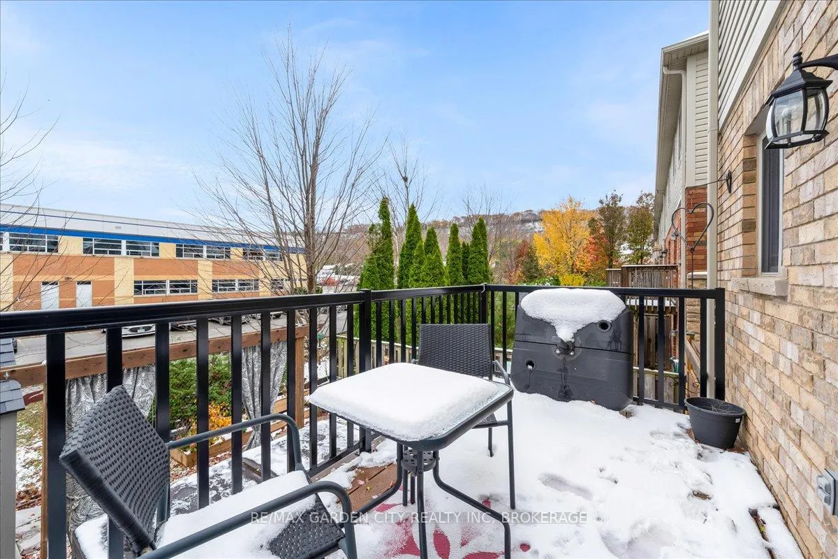 Photo 36 of 45 Hemlock Way, Grimsby, Grimsby West — HOMEH