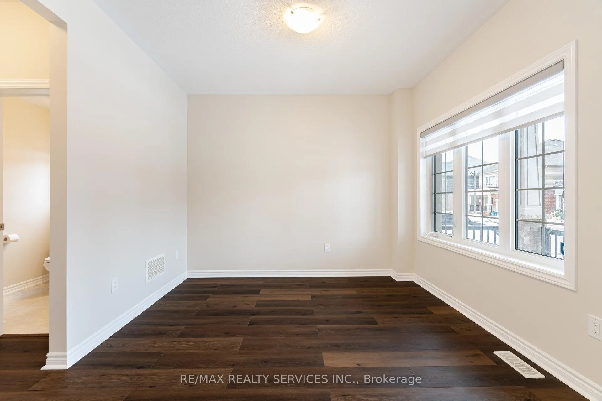 Photo 5 of 37 Pace Avenue, Brantford, Echo Place — HOMEH