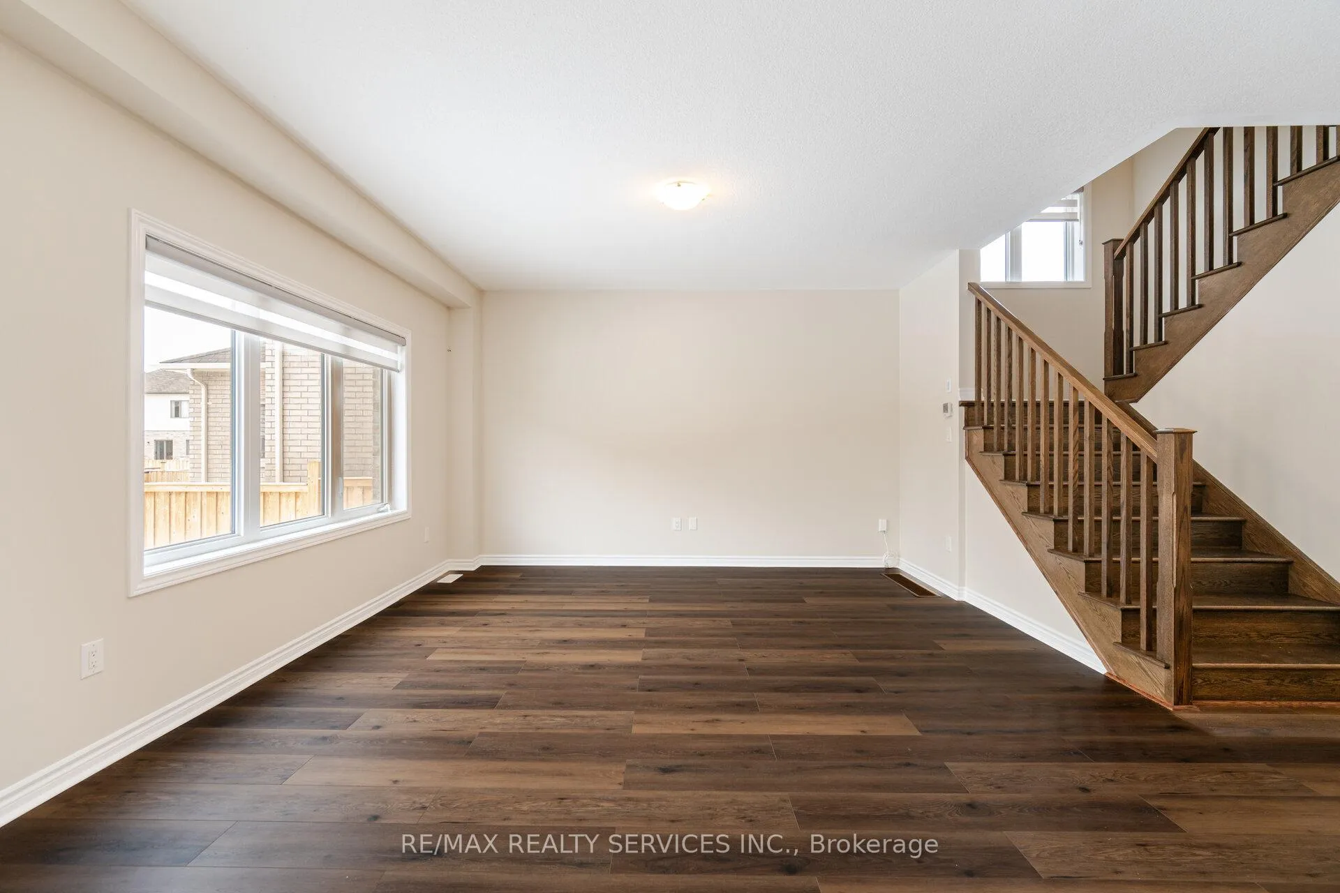 Photo 8 of 37 Pace Avenue, Brantford, Echo Place — HOMEH