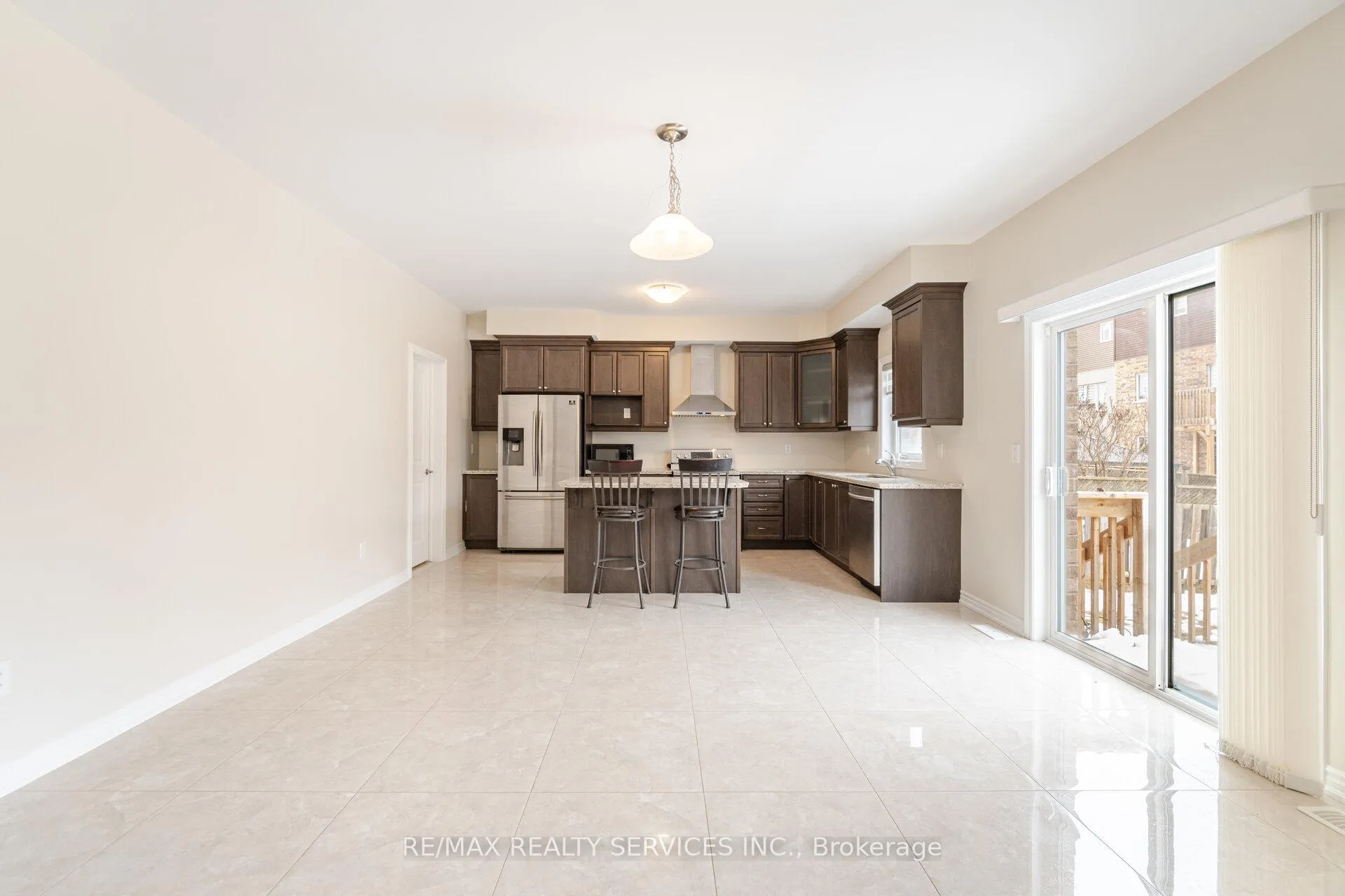 Photo 10 of 37 Pace Avenue, Brantford, Echo Place — HOMEH