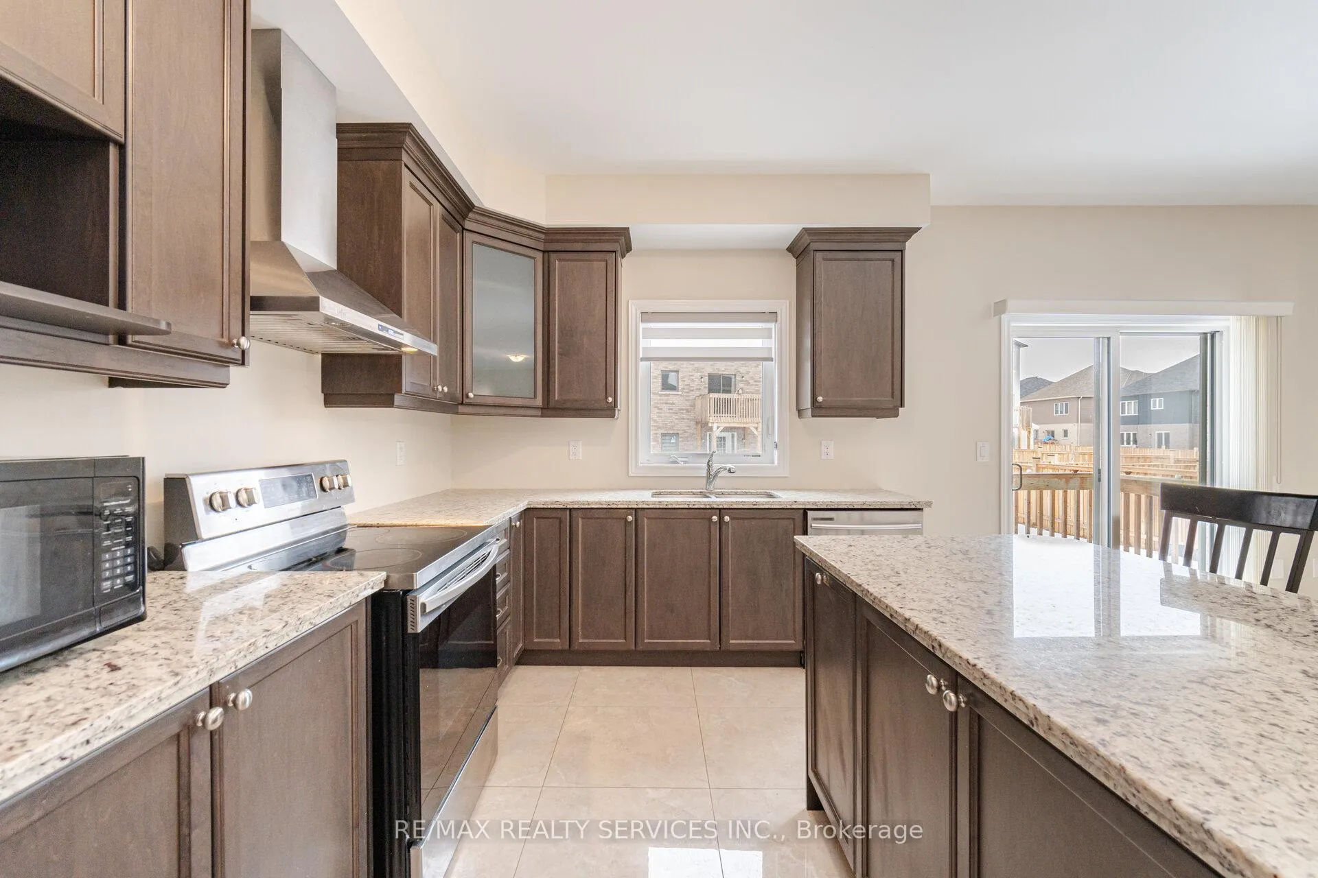 Photo 13 of 37 Pace Avenue, Brantford, Echo Place — HOMEH