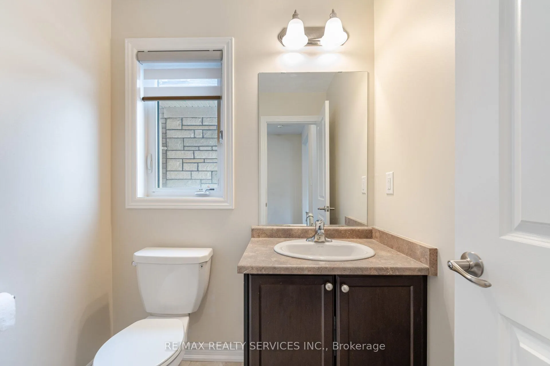 Photo 16 of 37 Pace Avenue, Brantford, Echo Place — HOMEH