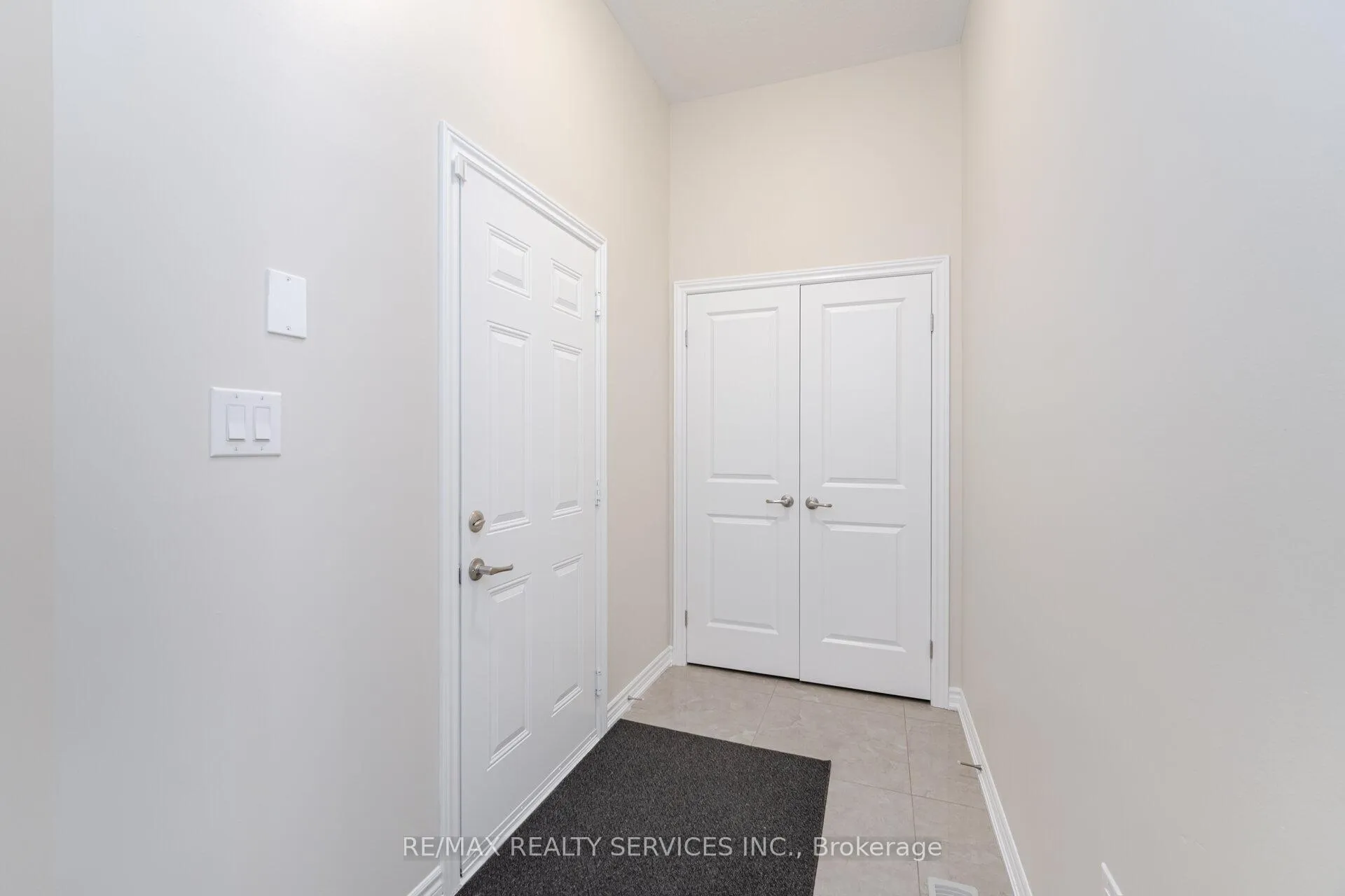 Photo 17 of 37 Pace Avenue, Brantford, Echo Place — HOMEH