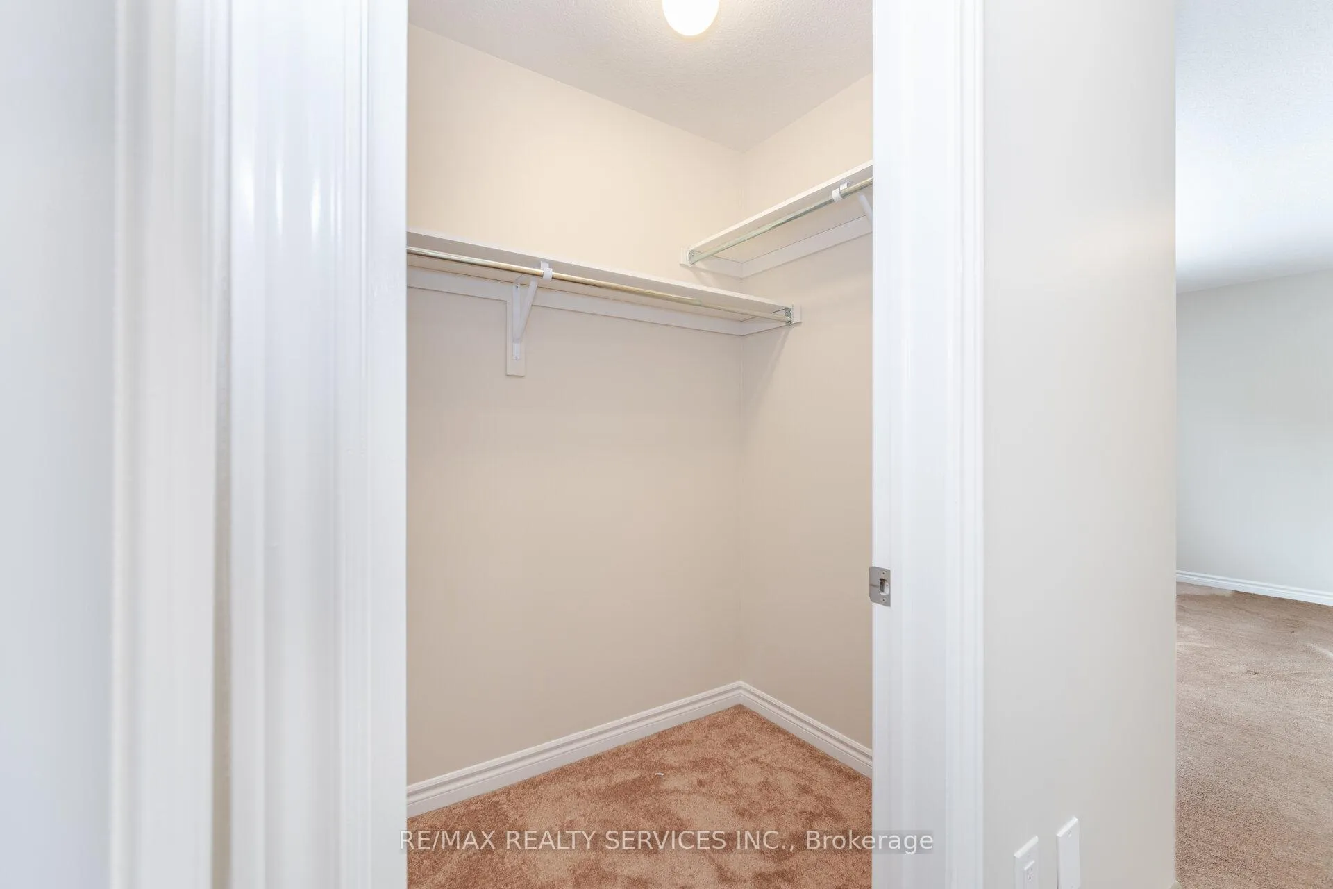Photo 28 of 37 Pace Avenue, Brantford, Echo Place — HOMEH