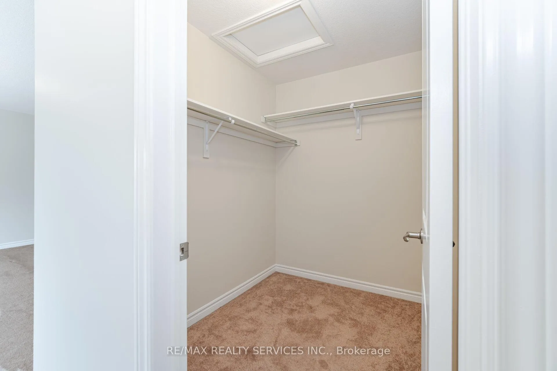Photo 29 of 37 Pace Avenue, Brantford, Echo Place — HOMEH