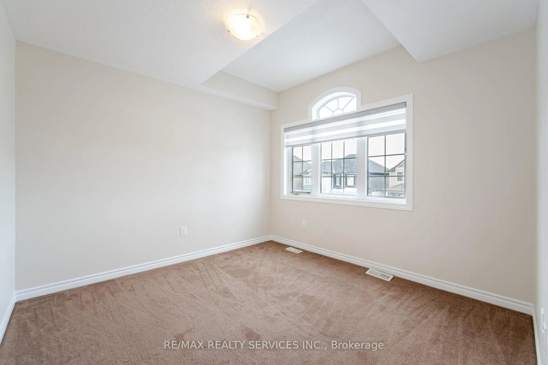 Photo 31 of 37 Pace Avenue, Brantford, Echo Place — HOMEH