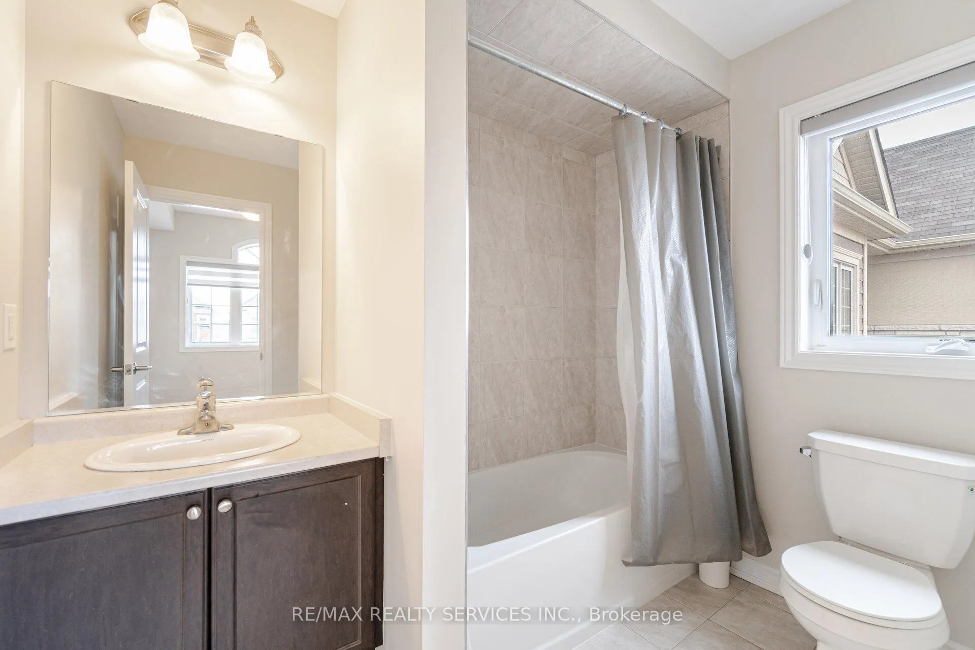 Photo 33 of 37 Pace Avenue, Brantford, Echo Place — HOMEH