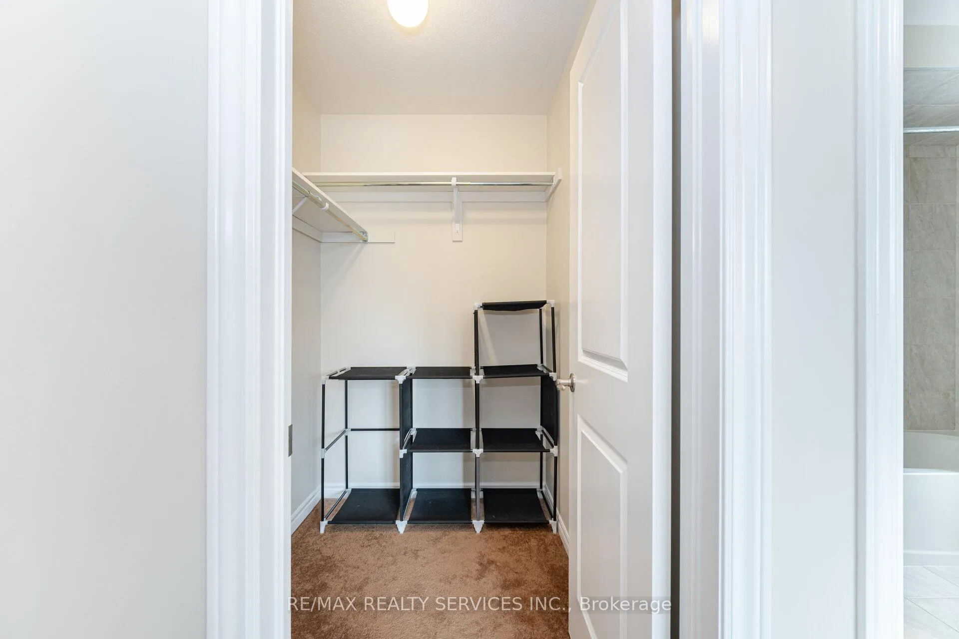 Photo 34 of 37 Pace Avenue, Brantford, Echo Place — HOMEH