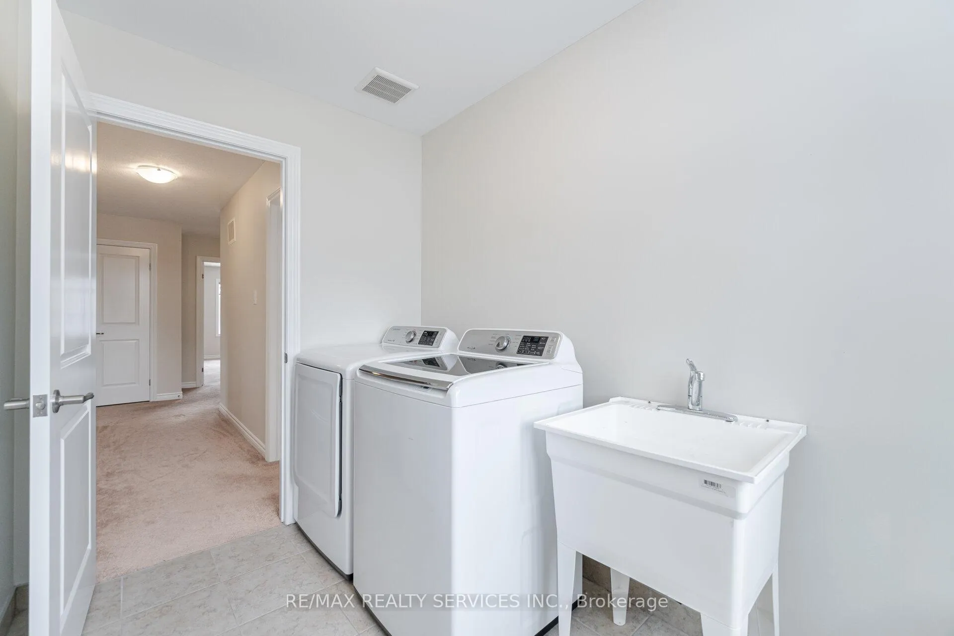 Photo 42 of 37 Pace Avenue, Brantford, Echo Place — HOMEH