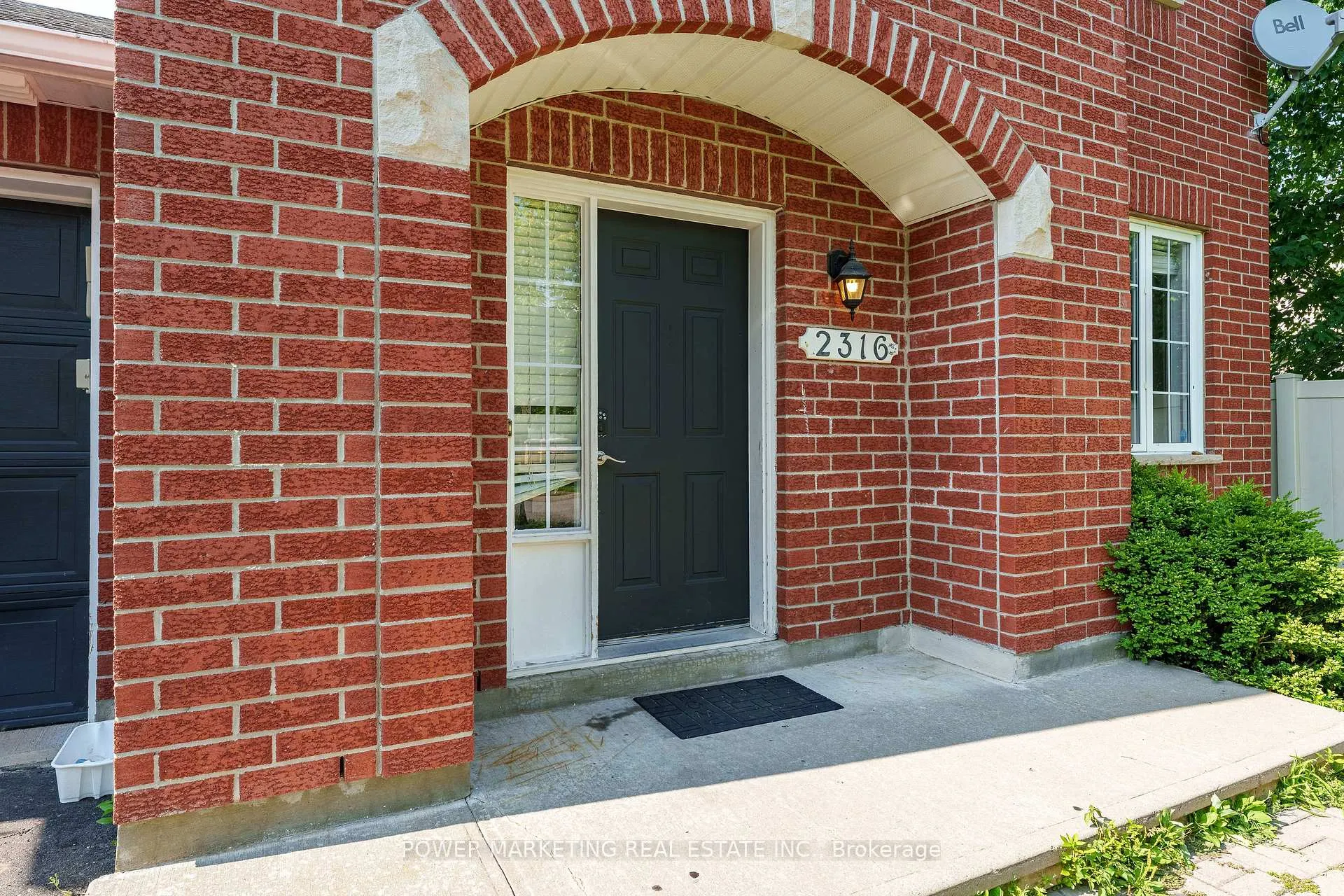 Photo 3 of 2316 Longwater Street, Ottawa, Chapel Hill South - Orleans Village — HOMEH