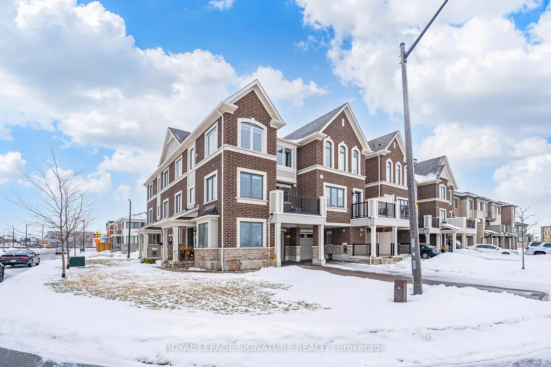 Photo 2 of 82 Lockyer Drive, Whitby, Rural Whitby — HOMEH