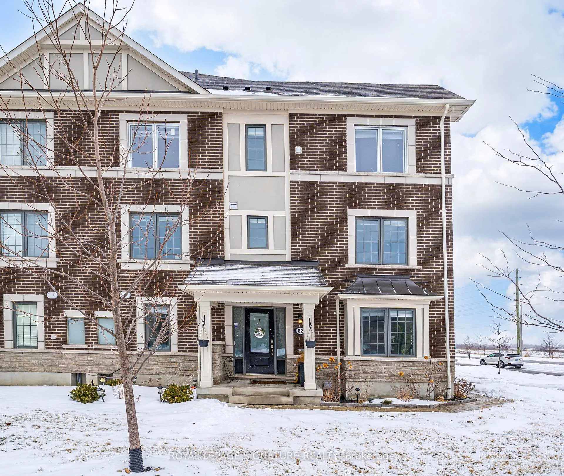 Photo 4 of 82 Lockyer Drive, Whitby, Rural Whitby — HOMEH