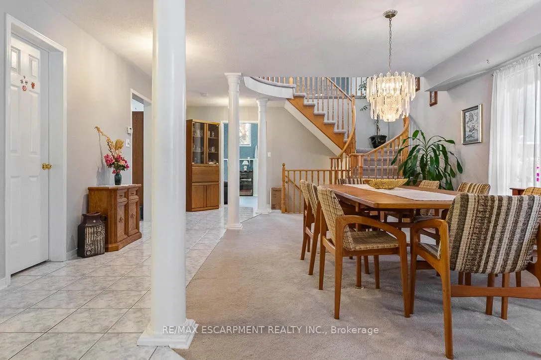 Photo 5 of 270 Cresthaven Road, Brampton, Snelgrove — HOMEH