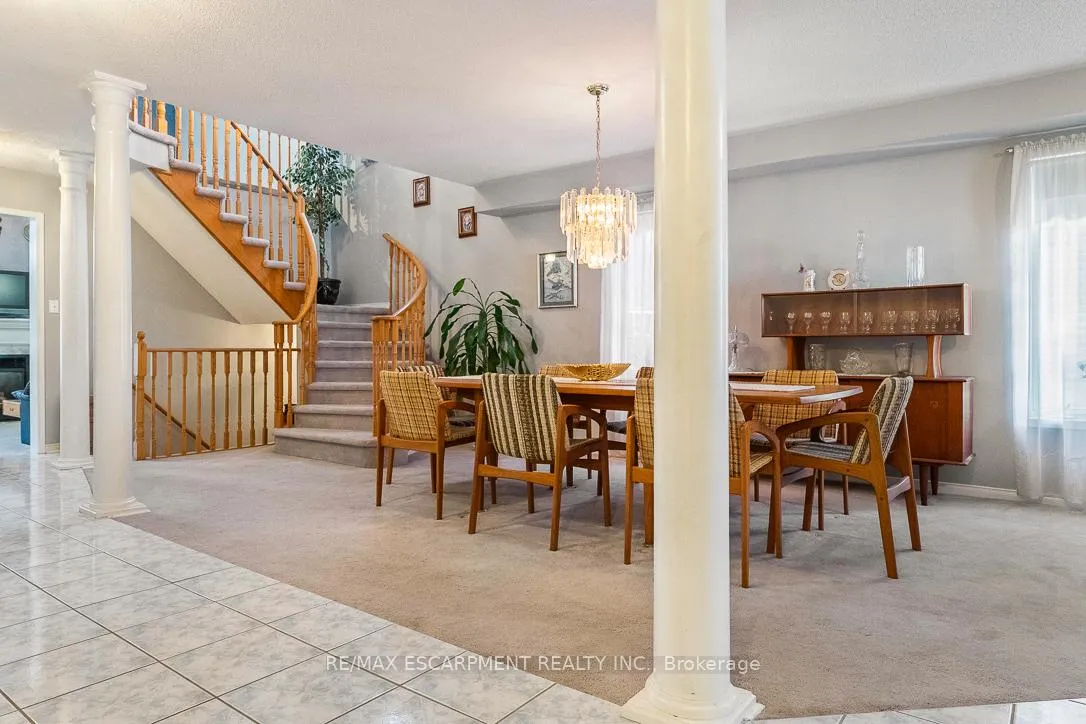 Photo 6 of 270 Cresthaven Road, Brampton, Snelgrove — HOMEH
