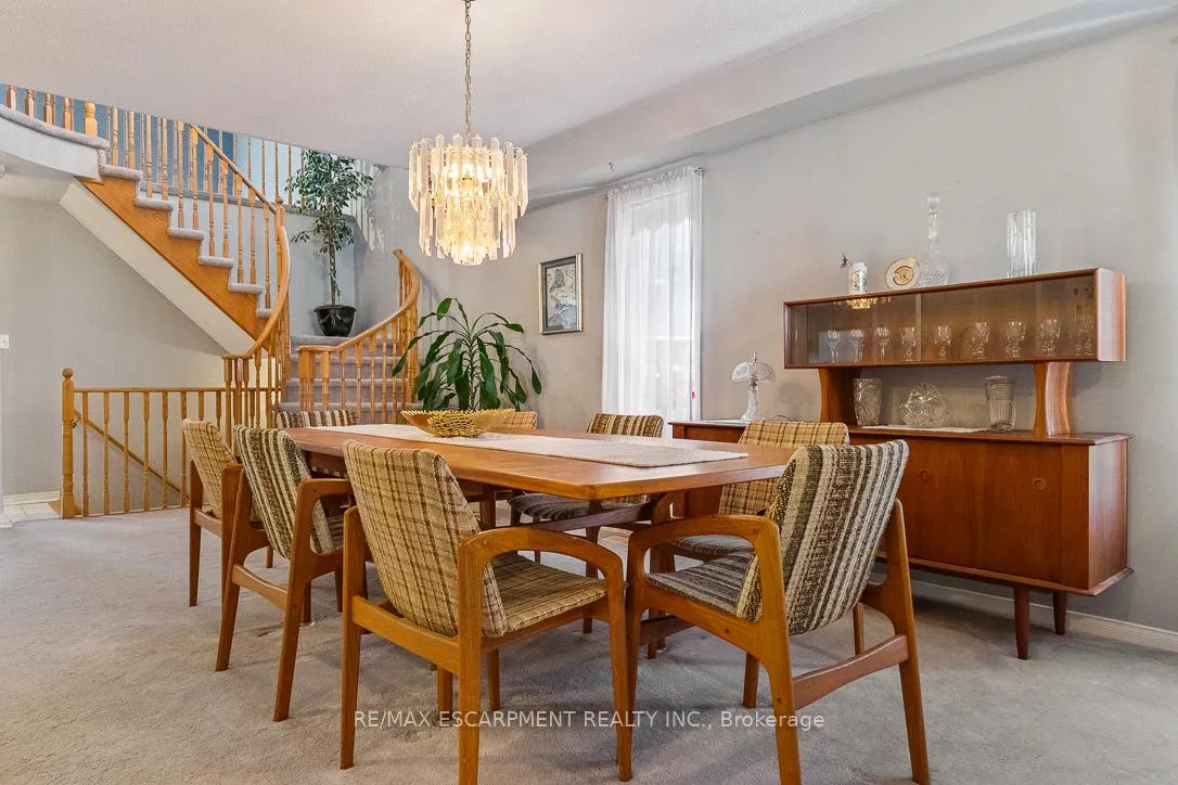 Photo 7 of 270 Cresthaven Road, Brampton, Snelgrove — HOMEH