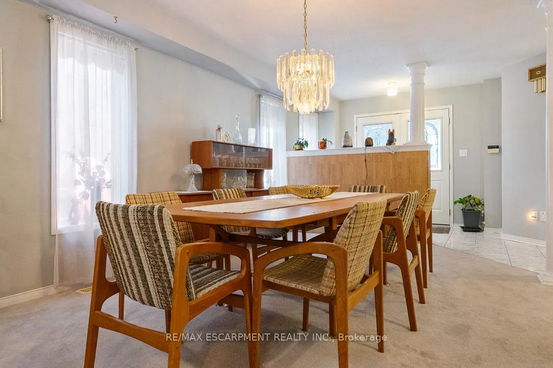 Photo 8 of 270 Cresthaven Road, Brampton, Snelgrove — HOMEH