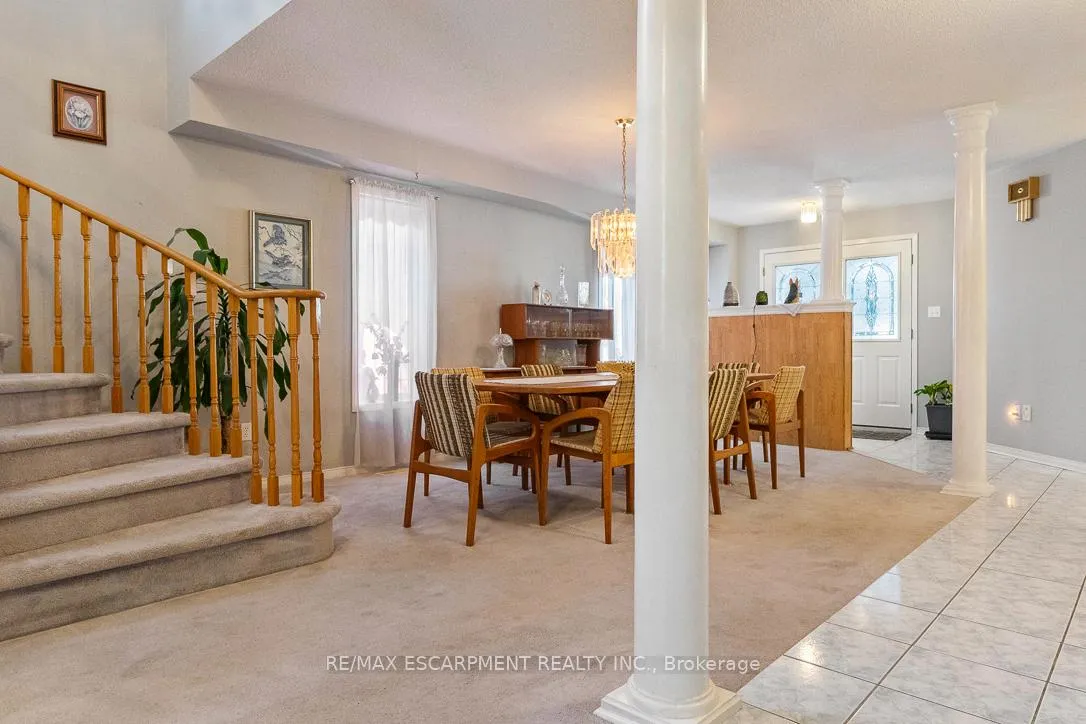 Photo 9 of 270 Cresthaven Road, Brampton, Snelgrove — HOMEH