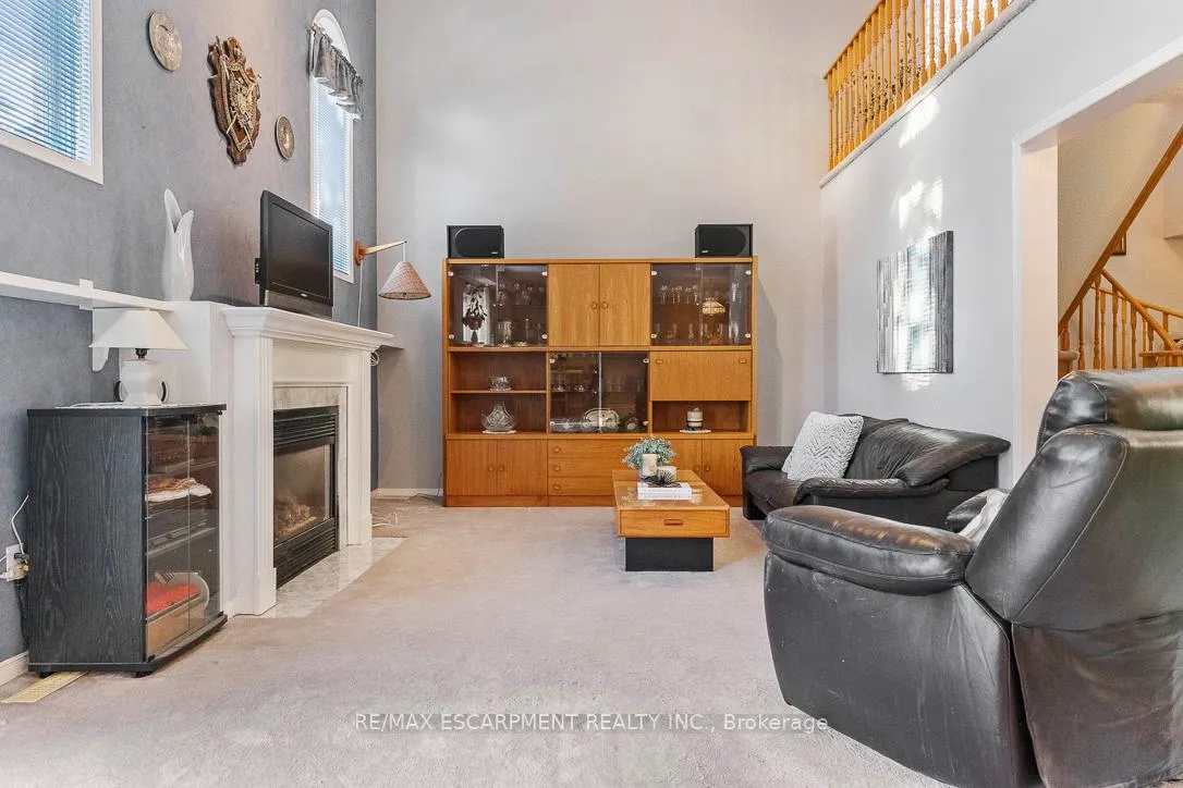 Photo 11 of 270 Cresthaven Road, Brampton, Snelgrove — HOMEH