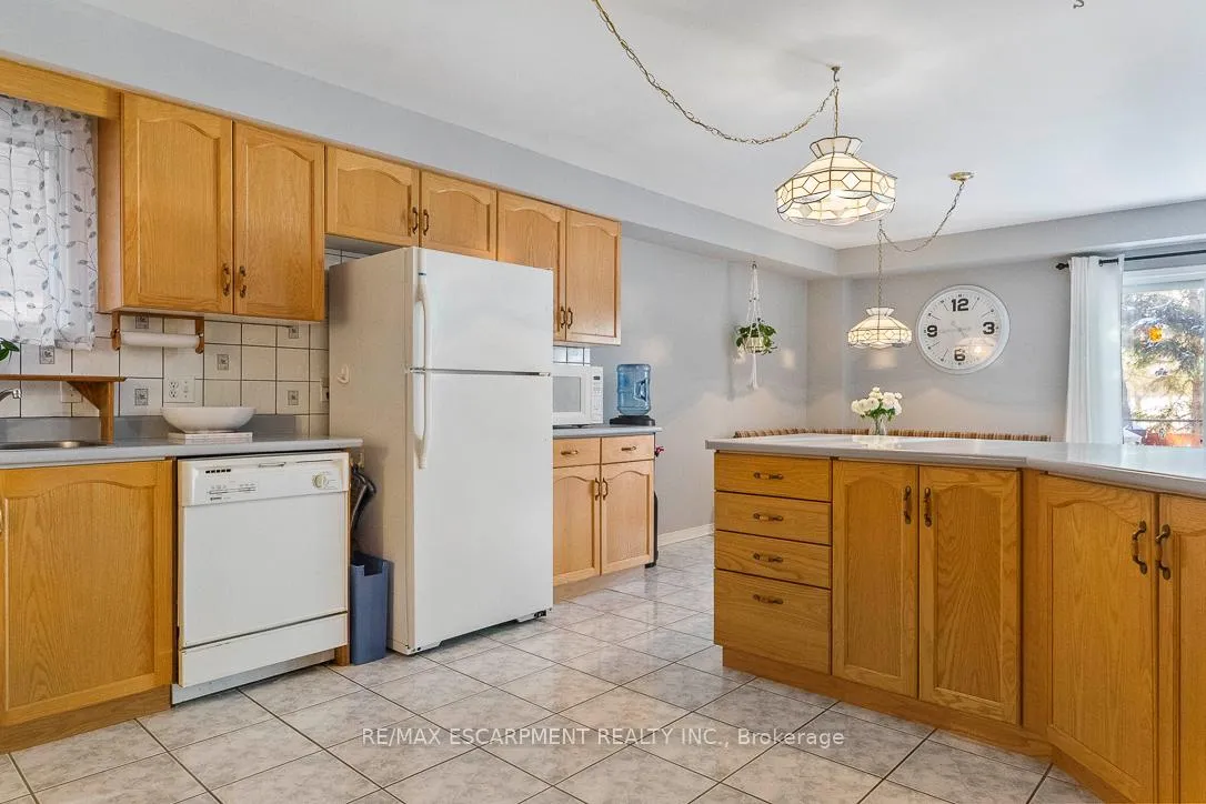 Photo 14 of 270 Cresthaven Road, Brampton, Snelgrove — HOMEH