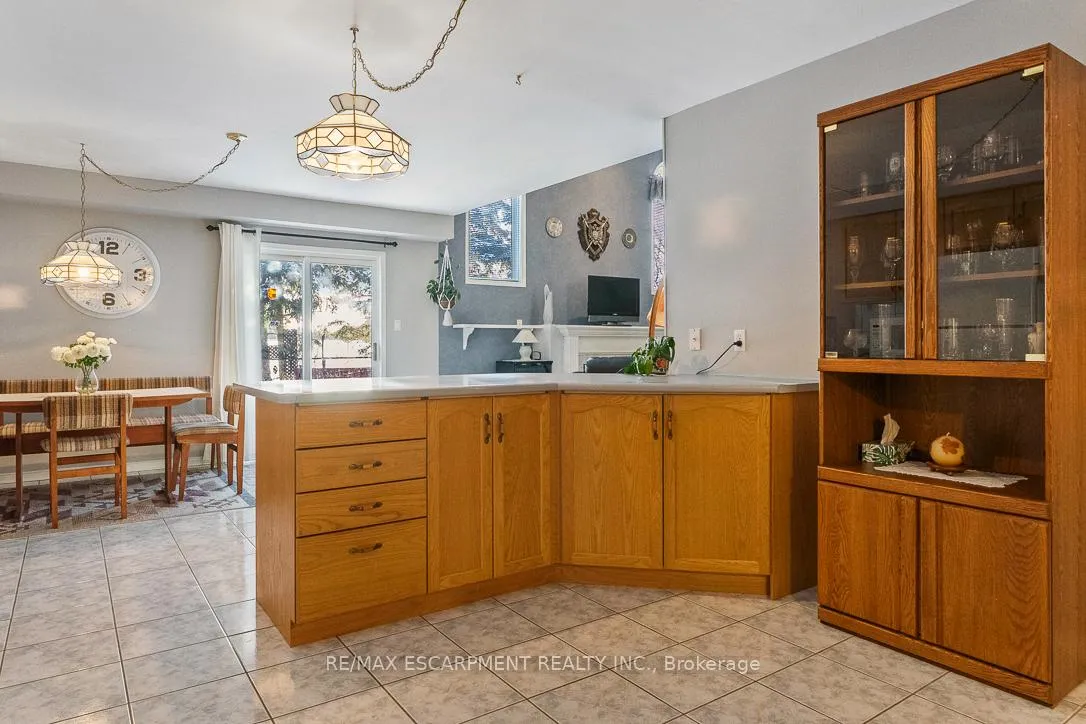 Photo 15 of 270 Cresthaven Road, Brampton, Snelgrove — HOMEH