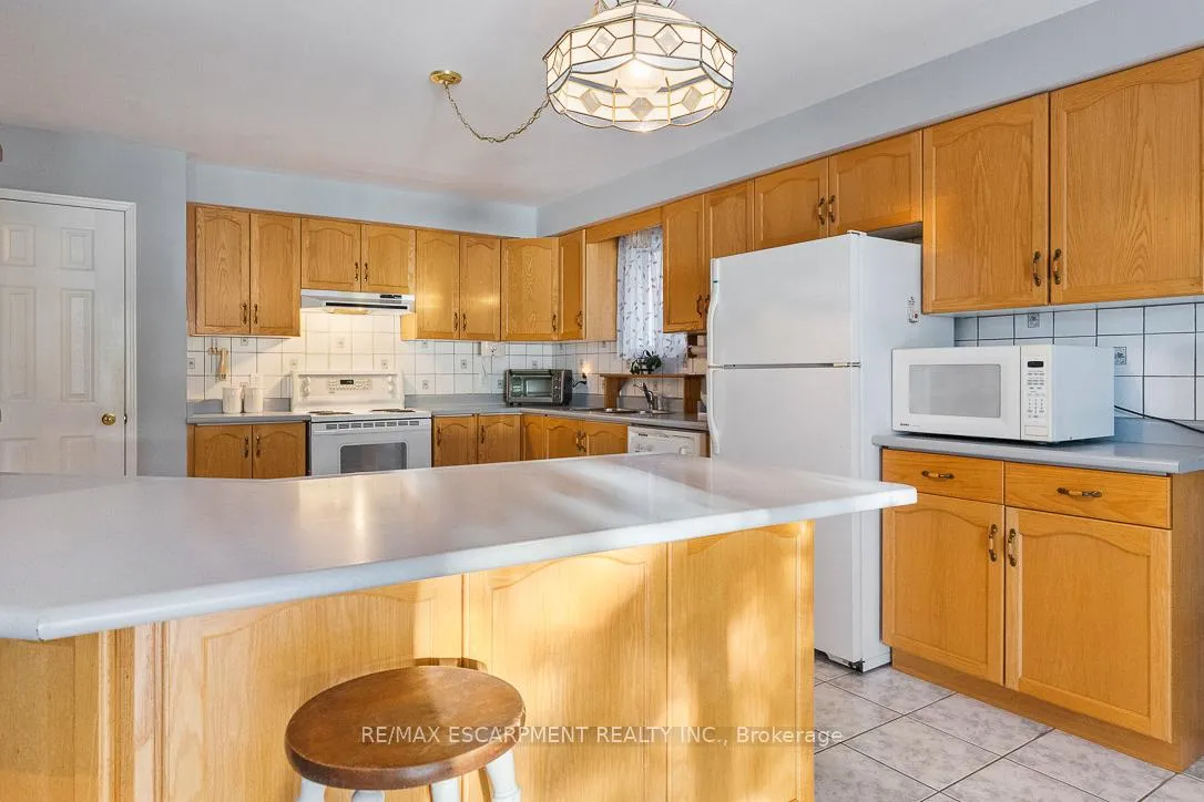 Photo 18 of 270 Cresthaven Road, Brampton, Snelgrove — HOMEH