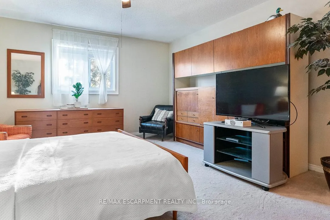 Photo 24 of 270 Cresthaven Road, Brampton, Snelgrove — HOMEH
