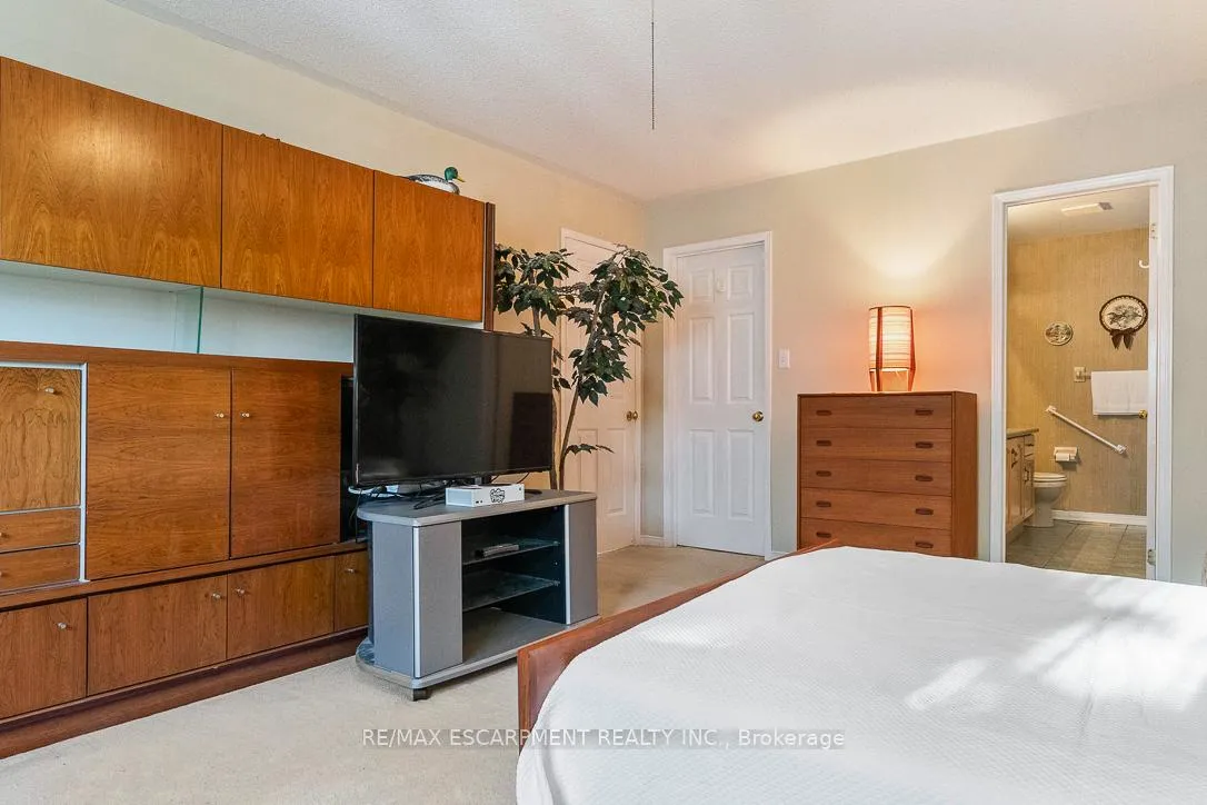 Photo 26 of 270 Cresthaven Road, Brampton, Snelgrove — HOMEH