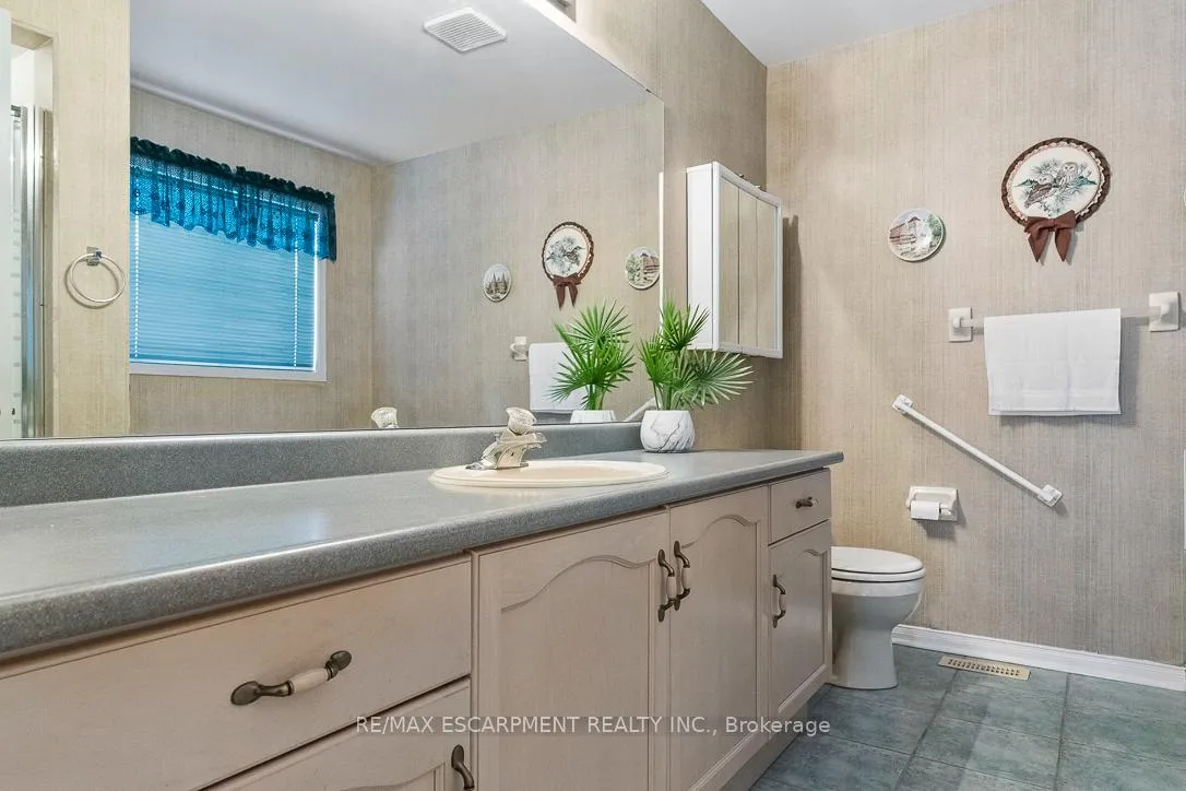 Photo 28 of 270 Cresthaven Road, Brampton, Snelgrove — HOMEH