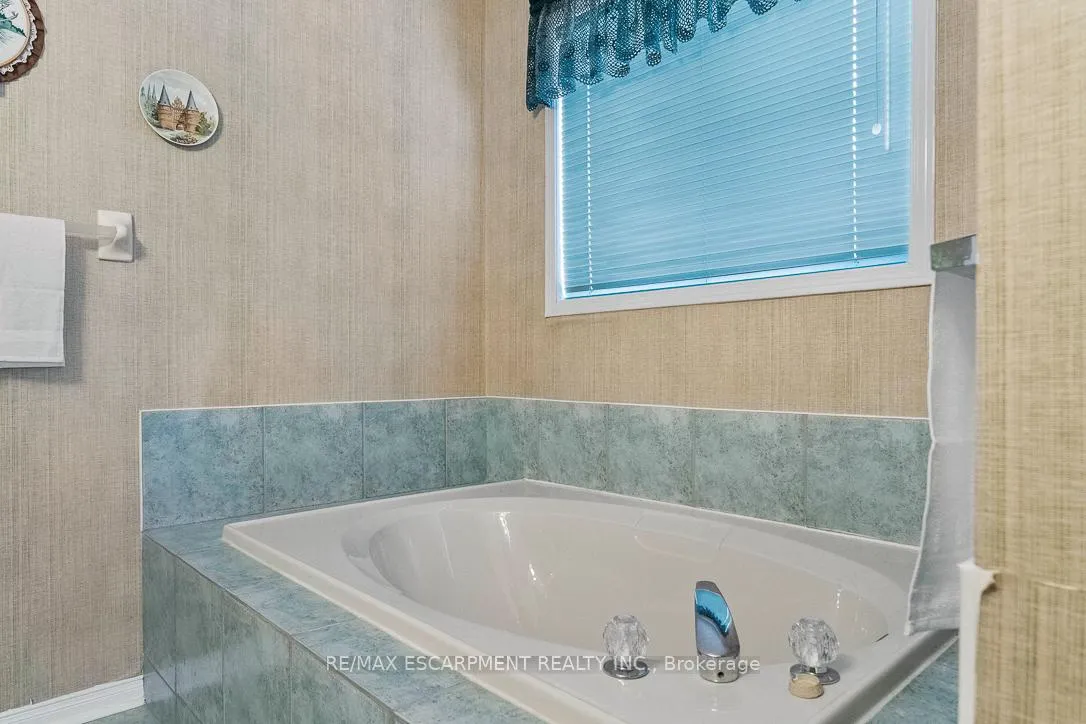 Photo 29 of 270 Cresthaven Road, Brampton, Snelgrove — HOMEH