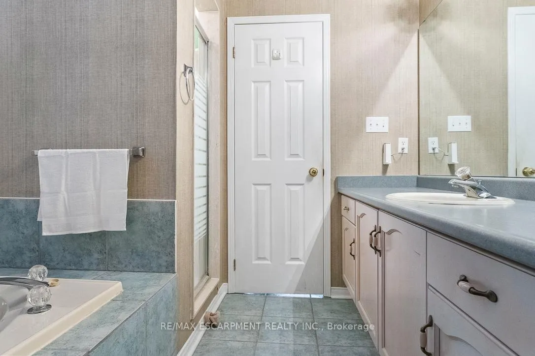 Photo 30 of 270 Cresthaven Road, Brampton, Snelgrove — HOMEH