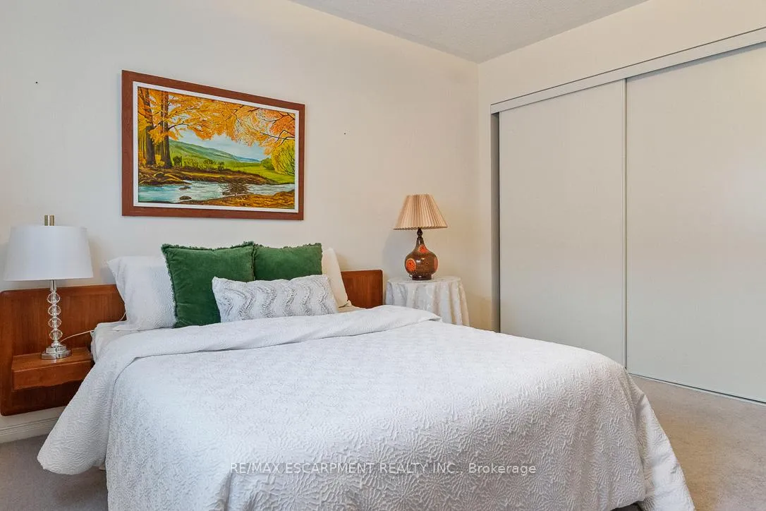 Photo 35 of 270 Cresthaven Road, Brampton, Snelgrove — HOMEH