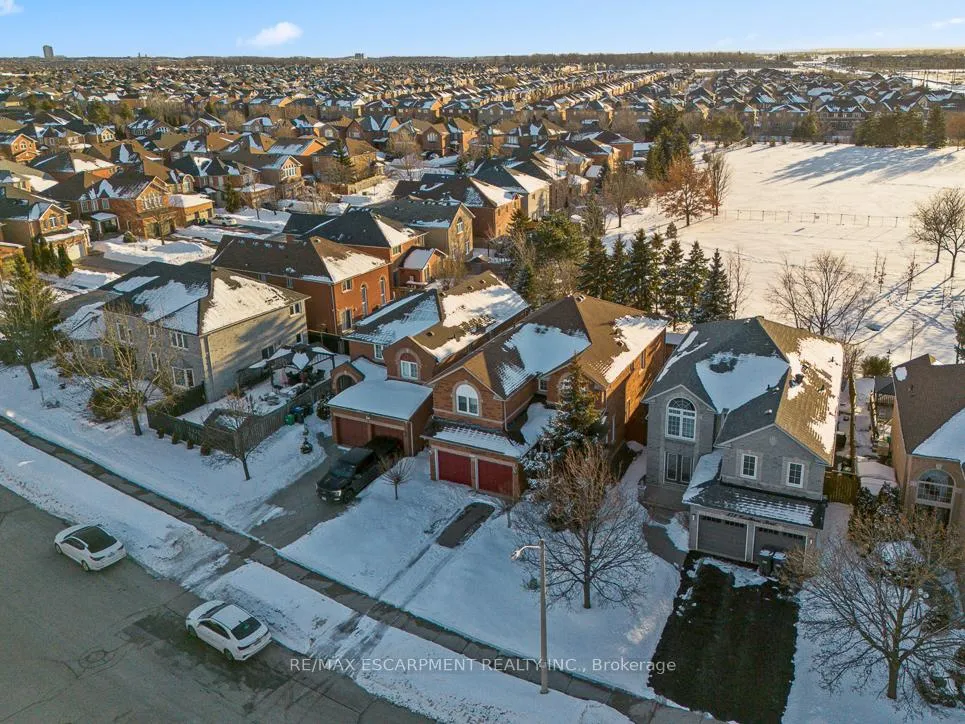 Photo 47 of 270 Cresthaven Road, Brampton, Snelgrove — HOMEH