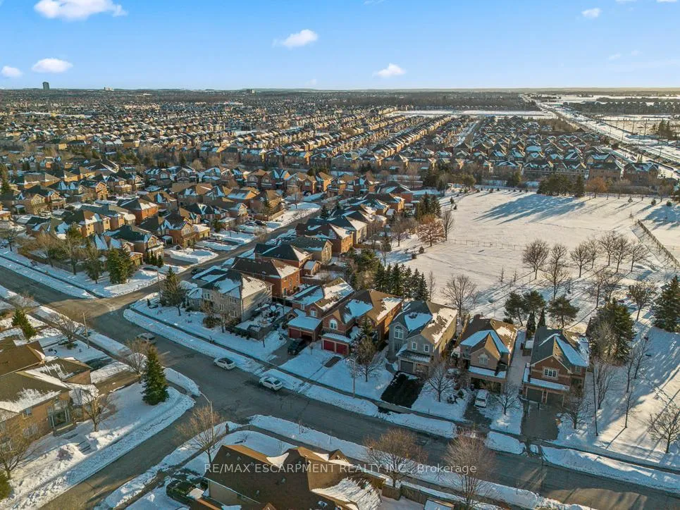 Photo 48 of 270 Cresthaven Road, Brampton, Snelgrove — HOMEH